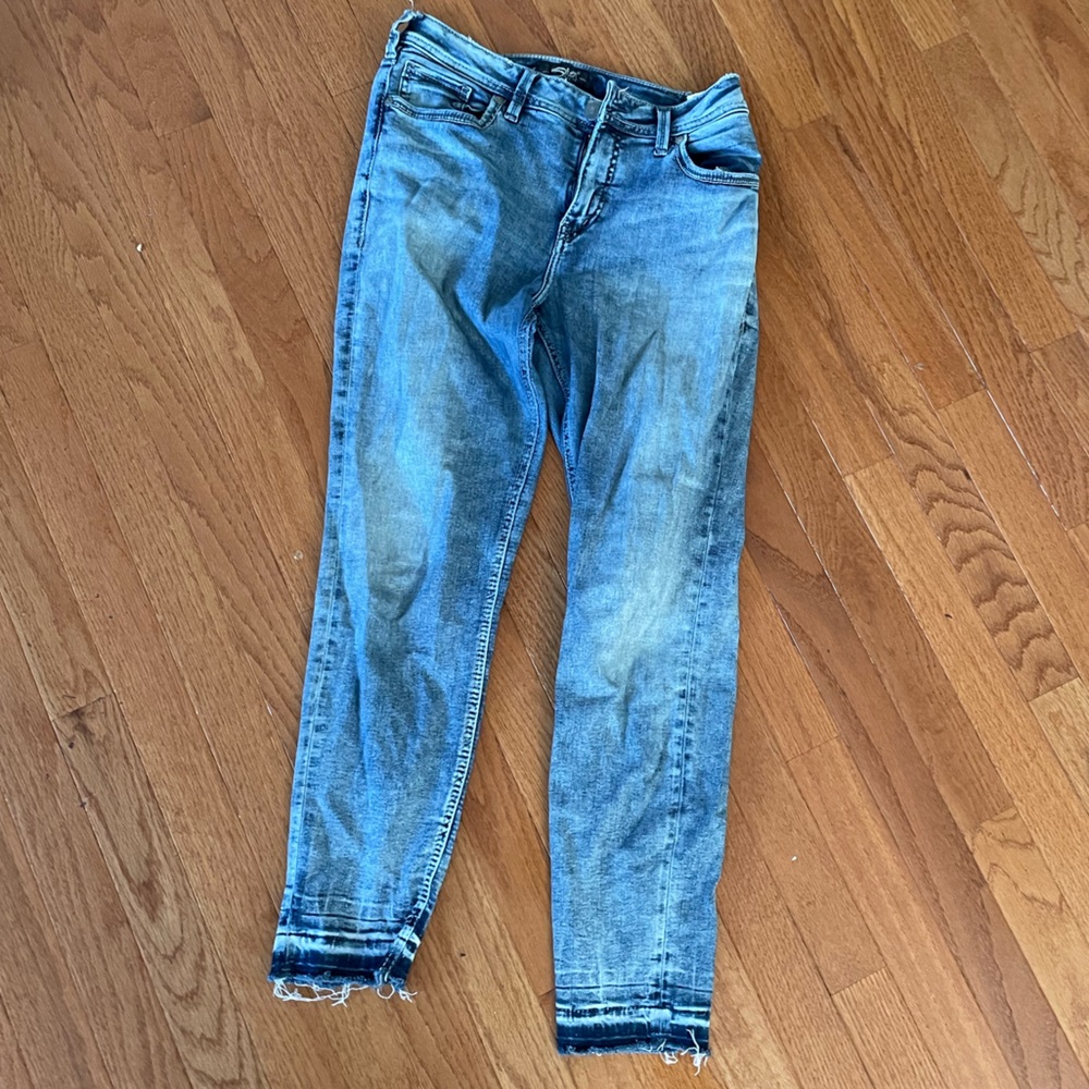Silver brand blue washed ankle skinny jeans